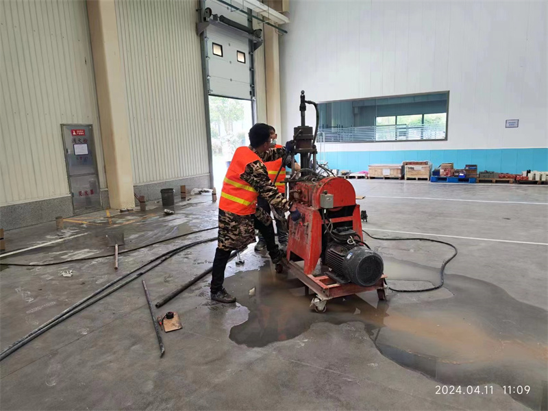 城区厂房地面下沉塌陷注浆加固施工